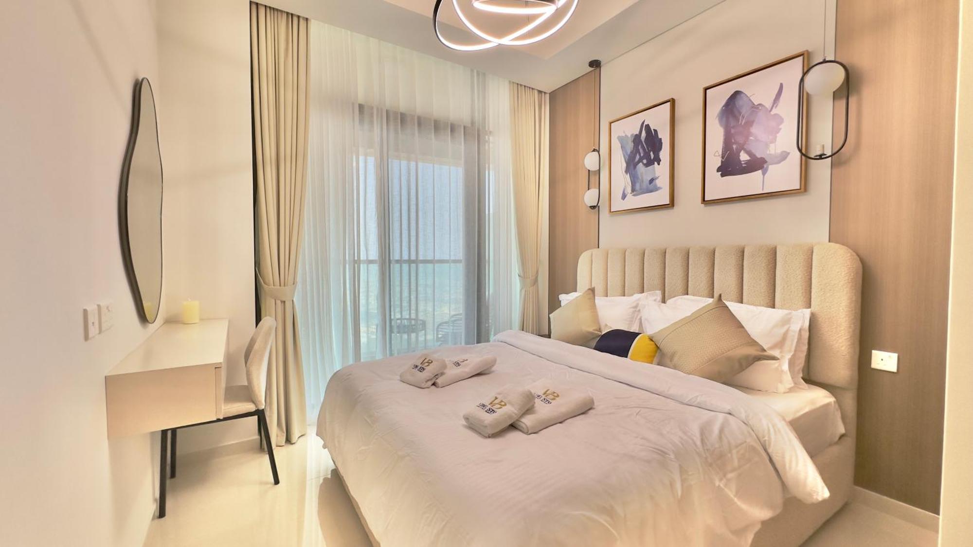 Premium 3br W Skyline Views Luxury At Floor 50 By Vibel *